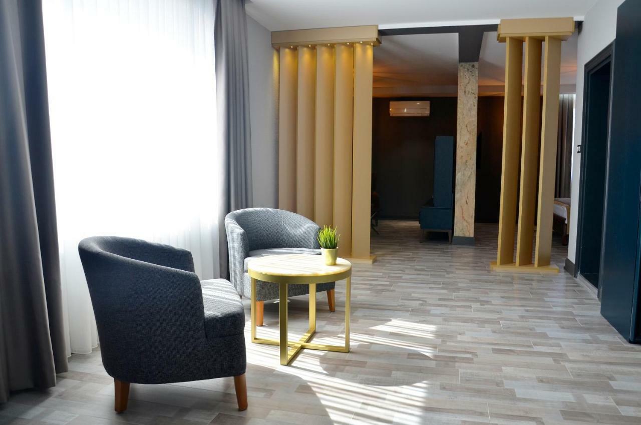 Hotel Konak Momtchilgrad Extérieur photo