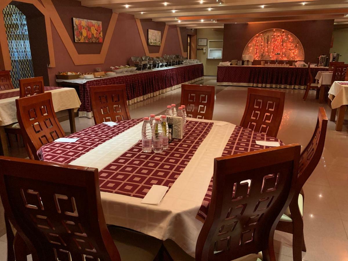 Hotel Konak Momtchilgrad Extérieur photo
