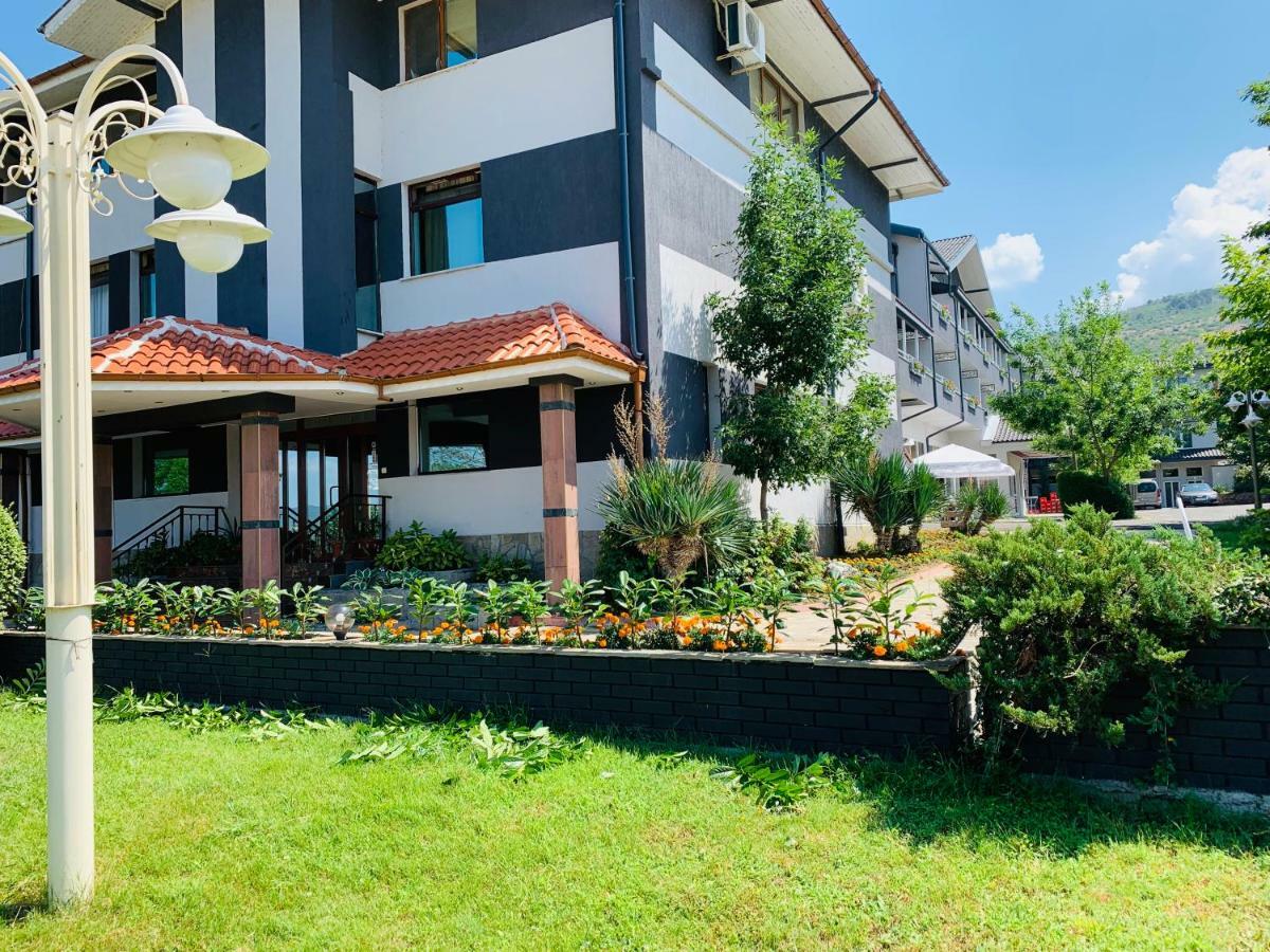 Hotel Konak Momtchilgrad Extérieur photo